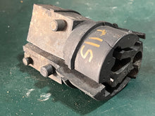 Load image into Gallery viewer, f 115 90 80 75 hp Yamaha bottom cowling GROMMET 68V-42725-00-00 four stroke 2001-2016