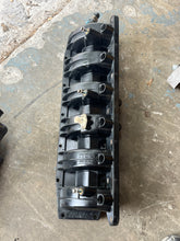 Cargar imagen en el visor de la galería, 350 hp Mercury Verado INTAKE MANIFOLD ASSY 8M0083678 four stroke 200-400 hp compatible TEMP SENSOR 891663001