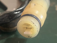 Cargar imagen en el visor de la galería, 25 30 hp Mercury EFI Fuse CABLE ASSEMBLY 898101077 FUSE-20 AMP  853814002 bracket 898101050  four stroke