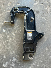Cargar imagen en el visor de la galería, 25 30 hp Mercury Tohatsu CLAMP BRACKET RIGHT 3AEQ772110 LEFT 3AEQ772120 - CLAMP port strbd 804039T01 804038T01 four stroke 2006