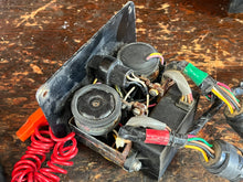 Cargar imagen en el visor de la galería, 115 - 300 hp Yamaha Outboard Key Panel Switch Assy 6K1-82570-13-00 for Two & Four Stroke - push-to-choke