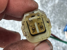 Load image into Gallery viewer, 50 hp Yamaha OIL TANK 63D-21707-00-00 LEVEL GAUGE 63D-85720-00-00 CUSTOM CAP two stroke 2000-2009 some 40 hp compatibility