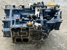 Cargar imagen en el visor de la galería, 70 hp Tohatsu Nissan POWERHEAD CYLINDER & CRANK CASE ASSEMBLY 360011001 two stroke two cylinder 1986-2002