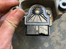 Lade das Bild in den Galerie-Viewer, f 250 hp Yamaha CONTROL SENSOR ASSY 6P2-8A410-01-00 6P2-02 6P2-8A410-00-00 four stroke 2005-2018