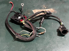 Lade das Bild in den Galerie-Viewer, 200 225 250 hp Johnson Evinrude TILT TRIM RELAY & CABLE ASSY 0586228 0586251 two stroke 1998-2002