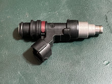 Cargar imagen en el visor de la galería, DF 60 50 40 hp Suzuki FUEL INJECTOR 15710-85K00 Four Stroke 2011-2024