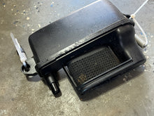 Load image into Gallery viewer, f 90 hp Yamaha INTAKE SILENCER 6D8-14440-01-00, COLLARS 90387-07013-00 four stroke 2005-2014