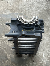 Cargar imagen en el visor de la galería, 250 225 hp Yamaha HPDI CRANKCASE BLOCK w COVER 60X-15100-03-1S 60V-00 two stroke 2005-2009