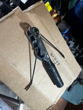 Cargar imagen en el visor de la galería, sold ebay apr2026—-DT 6 hp Suzuki TILLER HANDLE 63111-98102-0ED & cover corner 63113-98120-0ED two stroke 1999 ‘92-2002