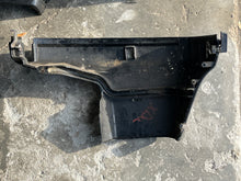 Load image into Gallery viewer, 90 hp Mercury bottom cowl lower side covers Two Stroke CARBURETED MOTORS ONLY 2188-821874-1 2188-821873-1