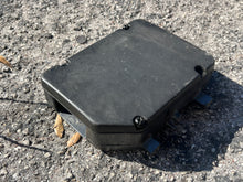 Cargar imagen en el visor de la galería, 115 130 hp Yamaha CDI BRACKET 6N7-85542-00-EK 6N7-01 COVER 6N7-85537-00-00 two stroke 1990-2009 6N7-85542-01-1S 6N7-85542-01-00