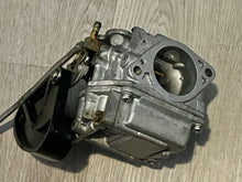Load image into Gallery viewer, 40 30 hp Mercury CARBURETOR SET top 830276T27 middle 830276T11 bottom 830276T12 ENRICHENER 854254T four stroke 3 cylinder 40ELPT 2000 YAMAMERC Yamaha CARB 1 67C-14901-10-00 CARB 2 14902 CARB 3 14903 PRIMER STARTER 67C-14380-00-00