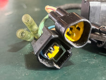 Load image into Gallery viewer, 50 40 hp Yamaha OEM BASE ASSY 63D-85560-10-00 stator trigger Two Stroke 2000-2005