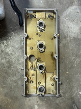 Load image into Gallery viewer, DF 200 hp Suzuki CYLINDER HEAD COVER 11170-96J11 four stroke 2015-2024 some compatibility 150 175 hp
