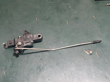 Lade das Bild in den Galerie-Viewer, 60 50 40 30 hp Mercury 822682A4 THROTTLE LEVER, 883006A1 THROTTLE ARM, 879870A1 LINK ASSEMBLY efi Four Stroke outboards