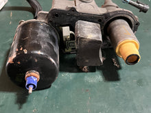 Cargar imagen en el visor de la galería, 200 hp Mercury Optimax 2.5 liter VST 859174T06 850249c1 855432T05 855427A1 855434T04 PUMP 8558432 TWO STROKE