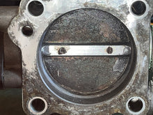 Cargar imagen en el visor de la galería, BF 150 135 hp Honda THROTTLE BODY 16400-ZY6-013 four stroke 2007-up