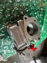 Lade das Bild in den Galerie-Viewer, sold aug2025———PARTS - 40 hp Yamaha 63D-14302-00-00 63D-00 CARBURETOR 2 middle 1995-2003 two stroke