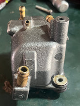 Cargar imagen en el visor de la galería, DT 225 200 150 hp Suzuki Efi FUEL VAPOR SEPARATOR 15600-92E21-0EP, cover 1-line 15620-88D21-0ED two stroke 1988-99