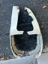 Load image into Gallery viewer, DF 150 hp Suzuki  SIDE COVER SET WHITE 62821-96J0-Y5S 61811-96J0-Y5S 2015-2018