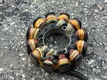 Lade das Bild in den Galerie-Viewer, 25 15 30 hp Evinrude E-tec STATOR Assembly 0586918 586918 TWO STROKE 2009-up BRP aa ab af