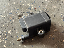 Load image into Gallery viewer, 135 115 125 200 250 90 80 75 hp Mercury DFI optimax IGNITION COIL 883778 8M0077473 8M0077471 5-pin two stroke - some EFI compatibility 40 50 60 hp