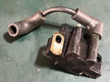 Cargar imagen en el visor de la galería, 70 hp BRP Johnson Evinrude 582508 Ignition Coil two stroke 1985-2006 Carbureted 18-5179 9-23107 183-2508 compatible 25 40 50 60 65 HP