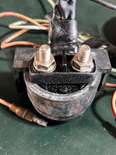 Cargar imagen en el visor de la galería, DT 55 65 75 Suzuki Hitachi TRIM RELAY solenoid A104-125 A104-124 TRIM SWITCH 07501-581237 37850-95611 two stroke more hp compatibility