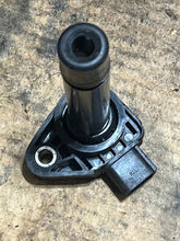 Cargar imagen en el visor de la galería, BF 200 225 250 hp Honda 30520-ZX2-003 ignition coil pre1997-2007+ four stroke
