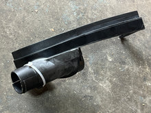 Cargar imagen en el visor de la galería, 115 hp Mercury Optimax BOTTOM COWL BRACKET 8M0000484 8M0000504 GROMMET 8M0006618 Two Stroke 3 Cylinder DFI 2008