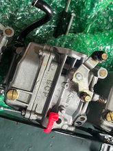 Lade das Bild in den Galerie-Viewer, sold ebay dec2024——90 hp Yamaha CARBURETOR SET 2004-2009 Two Stroke 6H1-14301-30-00 6H1-14302-30-00 6H1-14303-30-00