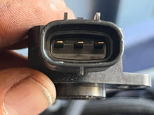 Load image into Gallery viewer, f 150 hp Yamaha THROTTLE POSITION SENSOR 6S1-85885-00-00 tps Four Stroke 2005-2020