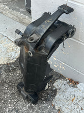 Load image into Gallery viewer, DF 60 70 hp Suzuki STEERING BRACKET 43750-99E02-0EP SWIVEL BRACKET 43111-99E00-0EP four stroke 1998-2009 compatible up to df140