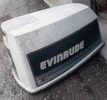 Cargar imagen en el visor de la galería, 140 115 90 hp Evinrude VRO Johnson 281742 0281742 ENGINE COVER Two Stroke
