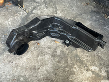 Cargar imagen en el visor de la galería, DF 200 hp Suzuki intake SILENCER 13811-96L00 four stroke 2015-2024 some 150 175 compatibility