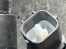 Load image into Gallery viewer, f 150 hp Yamaha IGNITION COIL f6t557 63P-82310-01-00 four stroke 2005-2024 some compatibility 50 60 70 75 90 hp