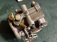Lade das Bild in den Galerie-Viewer, 40 50 hp Johnson Evinrude CARBURETOR SET 432439 397064 395790 398318 396140 Two Stroke 2 Cylinder 1985-1993 also 398347 398346 432982 432983 432985 432984 432437 398340