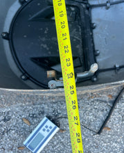 Lade das Bild in den Galerie-Viewer, F200, F 225 hp Yamaha TOP COWLING four stroke LOCAL PICK UP ONLY