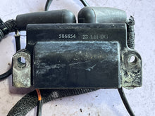 Cargar imagen en el visor de la galería, 150 - 300 hp Evinrude e-tec DUAL IGNITION COIL 0586854 two stroke 2005-2008