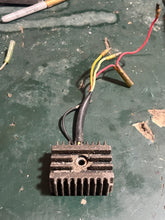 Cargar imagen en el visor de la galería, 70 60 hp Tohatsu voltage RECTIFIER COMPLETE 353760601 two stroke 1986-2002 some compatibility 50 hp