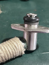 Cargar imagen en el visor de la galería, 150 175 200 hp Yamaha HPDI Fuel Delivery Pipe 3 & 4 68F-13973-00-00 68F-13974-10-00 two stroke