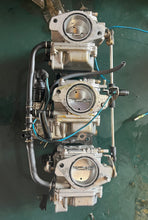 Load image into Gallery viewer, 90 75 hp Yamaha carburetor set with linkages 6H1-14301-07-00 6H1-14302-07-00 6H1-14303-07-00 Two Stroke 1992-2003