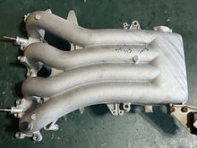 Cargar imagen en el visor de la galería, DF 115 140 hp Suzuki INTAKE MANIFOLD INTAKE 13110-90J10 Four Stroke 2013-2018