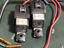 Cargar imagen en el visor de la galería, 225 250 300 hp Mercury TRIM HARNESS 8” 826802A2 two stroke EFI 1994