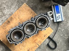Lade das Bild in den Galerie-Viewer, 250 225 hp Yamaha HPDI Cylinder Head #1 strbd 60V-11111-00-1S two stroke compatible 150 hp 2005-2009