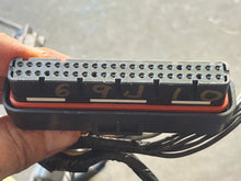 Cargar imagen en el visor de la galería, f 225 200 hp Yamaha engine WIRE HARNESS 69J-82590-10-00 2002 69J-11 four stroke