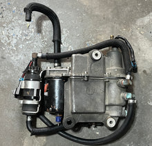 Cargar imagen en el visor de la galería, 200 hp Mercury Optimax 2.5 liter VST 859174T06 850249c1 855432T05 855427A1 855434T04 PUMP 8558432 TWO STROKE
