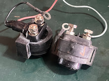 Lade das Bild in den Galerie-Viewer, Hitachi A104-124 A104-125 DT 50 - 140 hp Suzuki Tilt & Trim Relay Solenoids 38410-94540 up & down OEM Two Stroke works for other makes & models 804282T 38410-95540 38410-94510