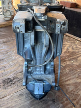 Cargar imagen en el visor de la galería, 150 175 200 hp Yamaha 20” MIDSECTION hpdi SWIVEL 64E-43311-10-8D UPPER CASING 6E5-45111-02-8D STEERING BRACKET 68F-42510-A0-8D EXHAUST 6G5-41137-11-94 two stroke 2000-up