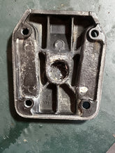 Load image into Gallery viewer, 90 - 225 hp Johnson Evinrude 37773 0338741 lower engine mount covers v4 v6 TWO STROKE 1993-2000 90-225 hp compatibility